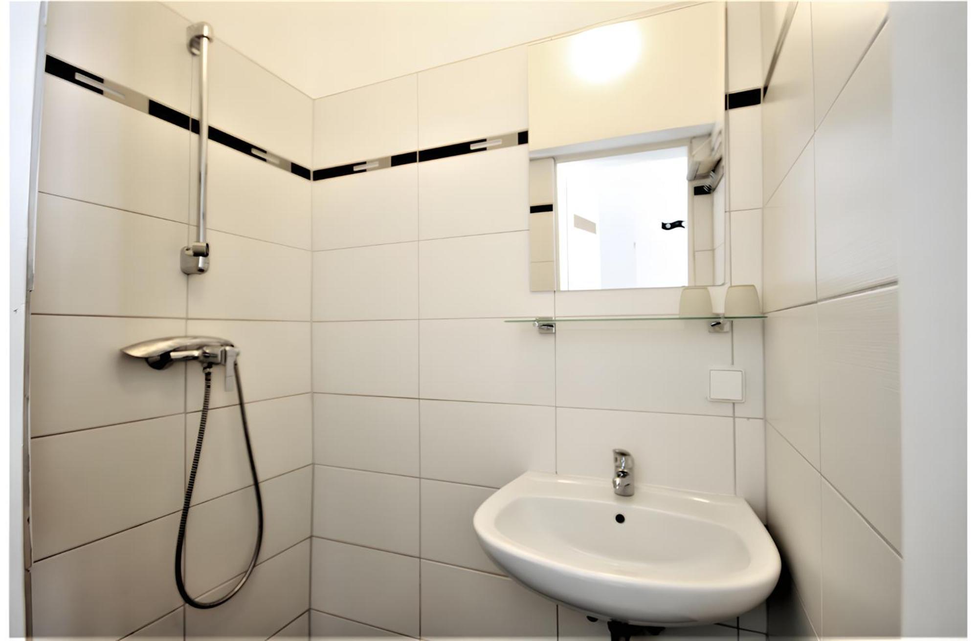 Modern Flat With 2 Rooms, Close To Schoenbrunn Vienna Exterior photo